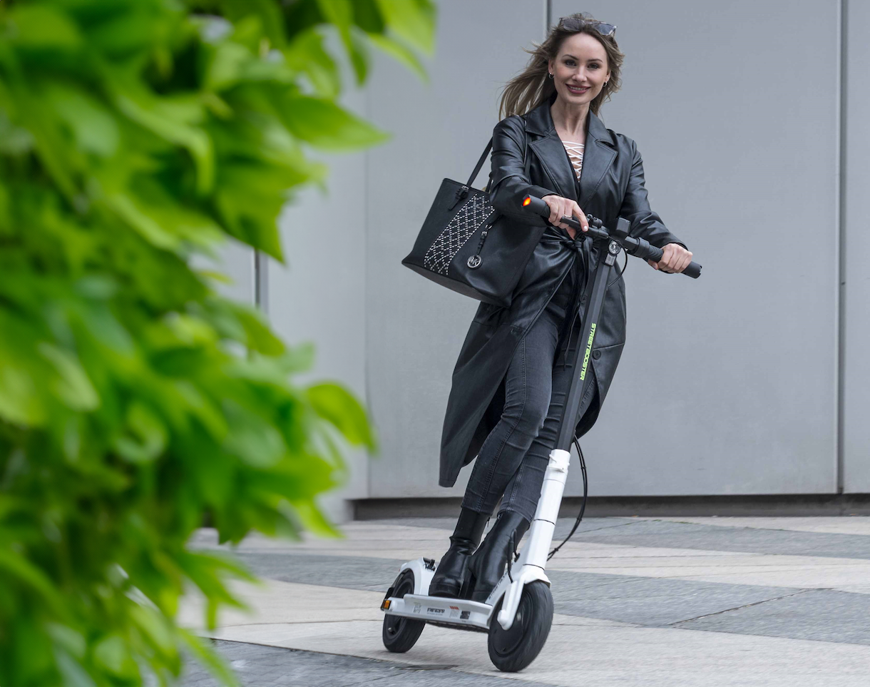 E-Scooter STREETBOOSTER One weiß, Roller, Transport, Fahrzeug, E-Scooter